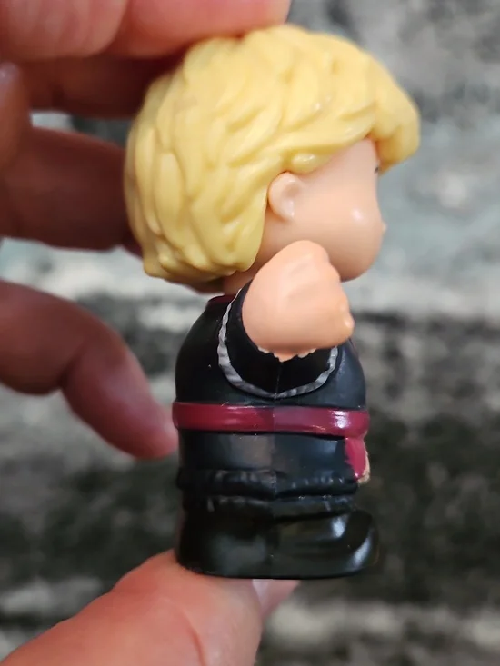Fisher-Price Little People Kristoff figure inspired by Disney's Frozen - Picture 4 of 7